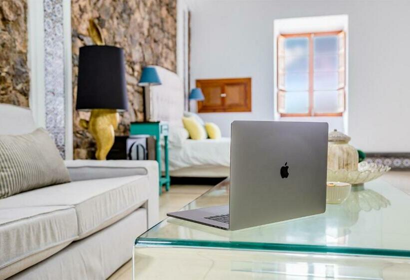 Deluxe Suite, El Charco Suites