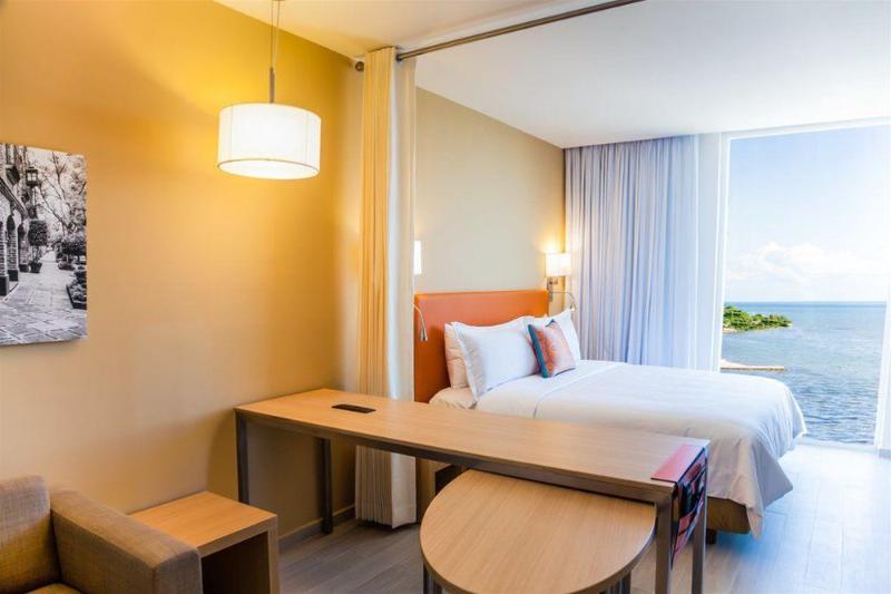 اتاق سوپریور با تخت بزرگ, Fiesta Inn & Loft Ciudad Del Carmen
