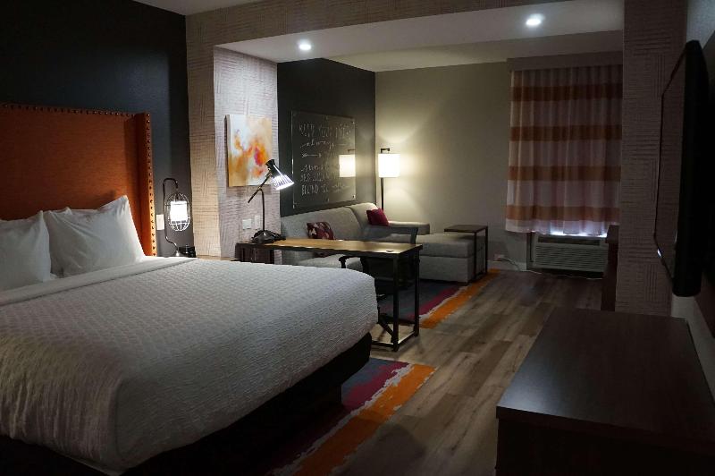 اتاق استاندارد چهار تخته, Swissotel Al Maqam Makkah