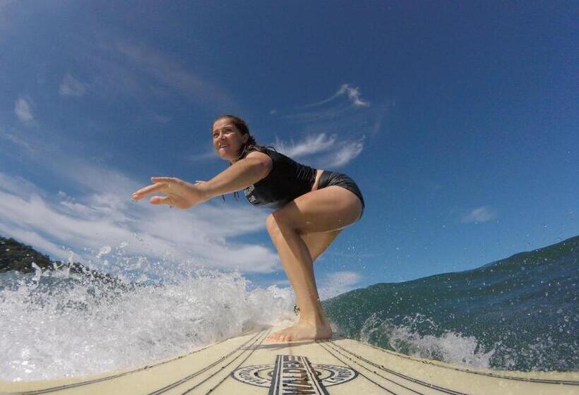 اتاق استاندارد با چشم‌انداز استخر, Perico Azul & Surf Camp
