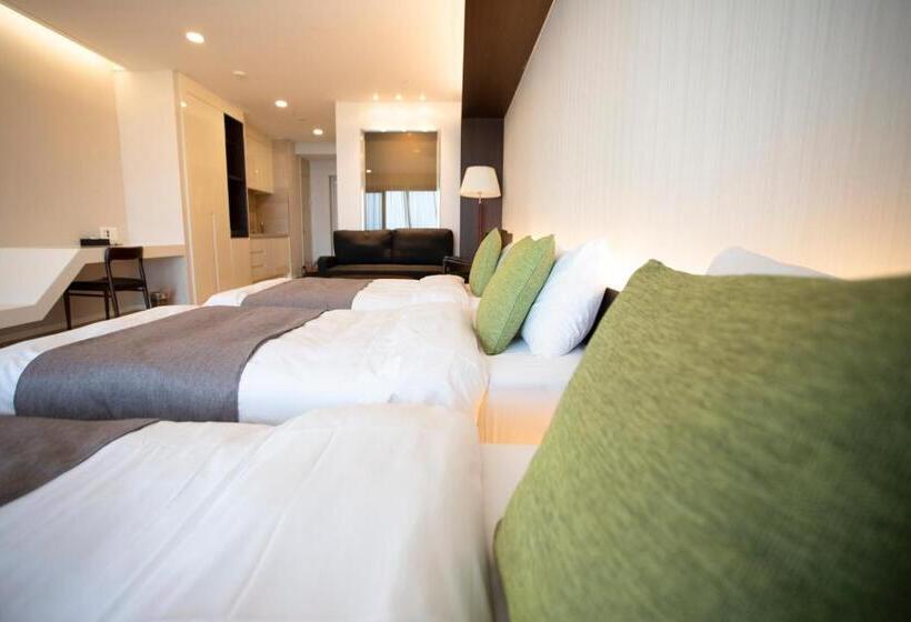 Трехместный Номер Deluxe, The Qube Resort Jeju