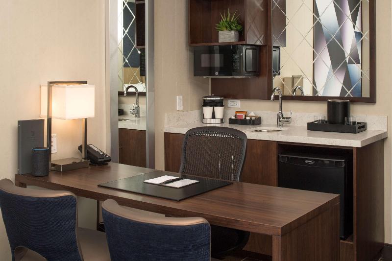 Suite King Size Seng, Embassy Suites By Hilton Seattle Downtown Pioneer Square