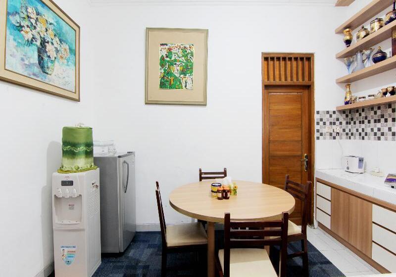اتاق خانوادگی, Embe Joglo Homestay
