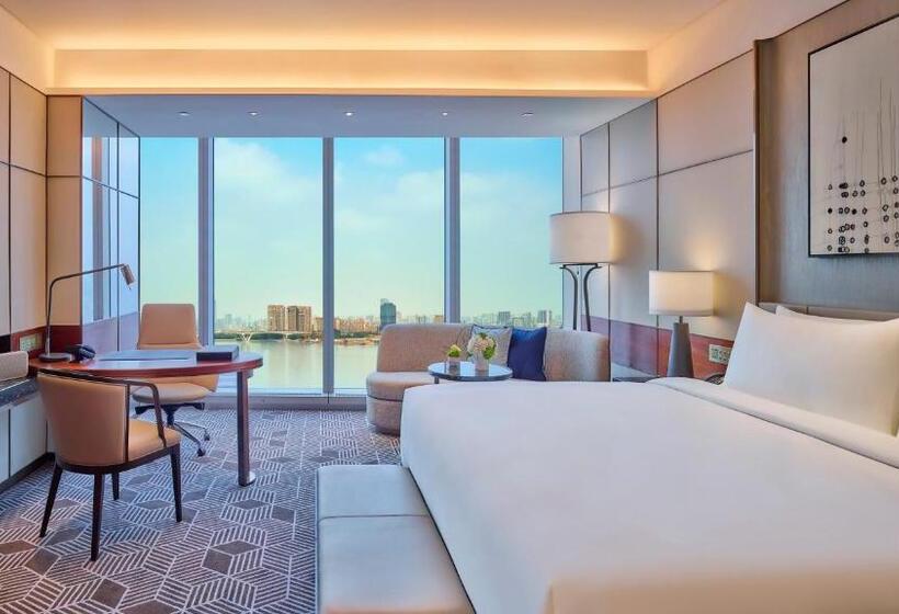 Номер Классика Кровать Кинг, Intercontinental Guangzhou Exhibition Center, An Ihg Hotel   Free Shuttle Between Hotel And Exhibiti