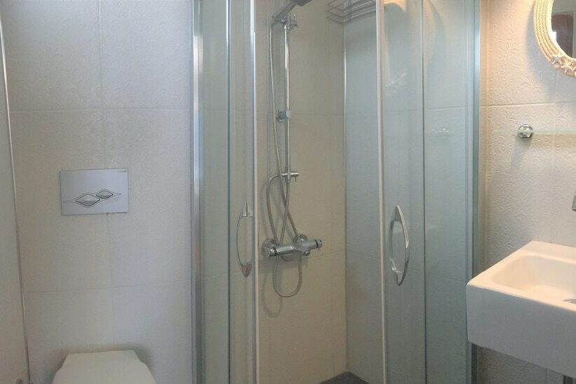 Номер Стандарт с Балконом, Smyrna Pansiyon