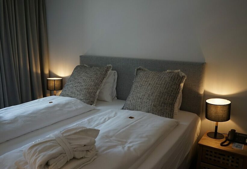 اتاق خانوادگی, De France By Thermalhotels