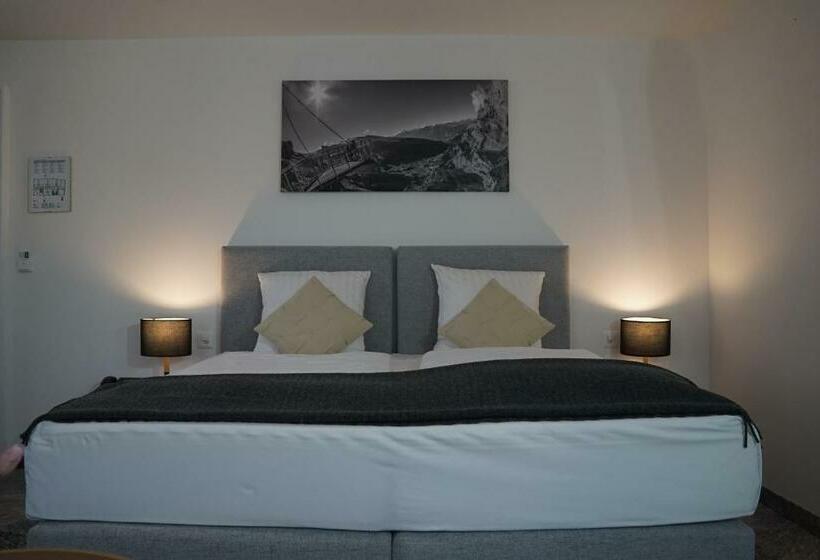 سوییت جونیور, De France By Thermalhotels