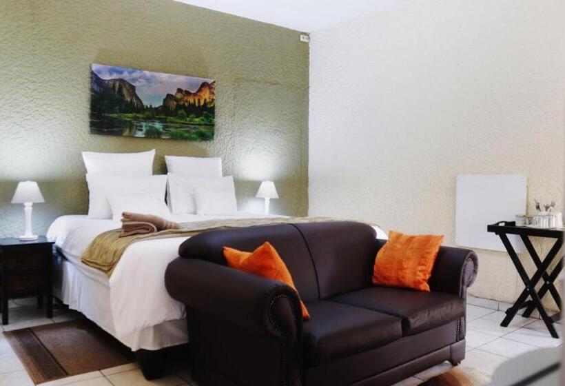 اتاق استاندارد اینتریور, Moye Guest House