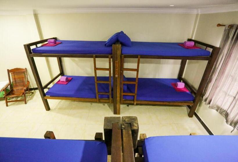 Кровать в Общей Комнате, Blue Diamond Hostel