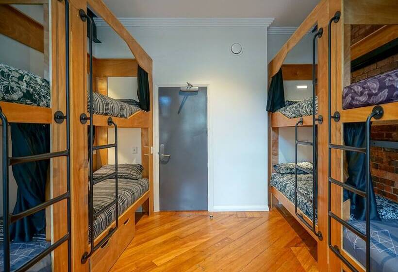 تختخواب در اتاق مشترک, The Marion Hostel