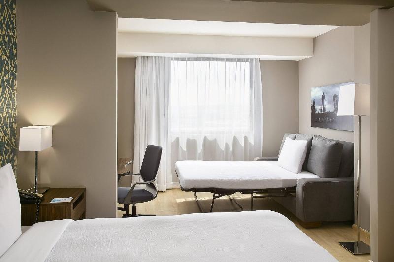 מיטת קינג בסוויטה, Fairfield Inn & Suites By Marriott Aguascalientes