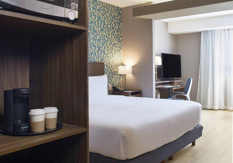 מיטת קינג בסוויטה, Fairfield Inn & Suites By Marriott Aguascalientes