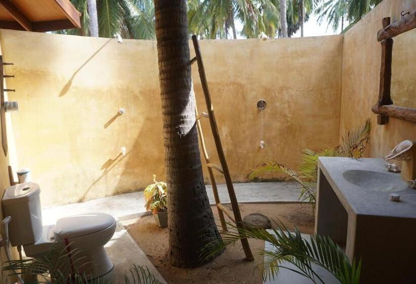 بانگلوی لوکس, Kitelantis Hotel And Resort