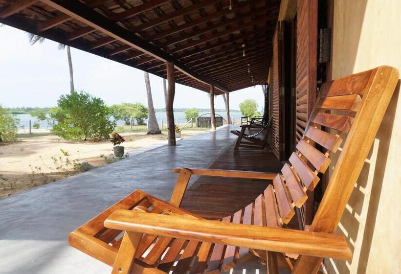 اتاق لوکس با چشم‌انداز دریاچه, Kitelantis Hotel And Resort