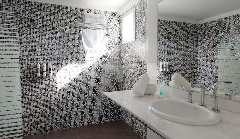 장애인을 위한 스위트, Days Inn & Suites By Wyndham La Plata