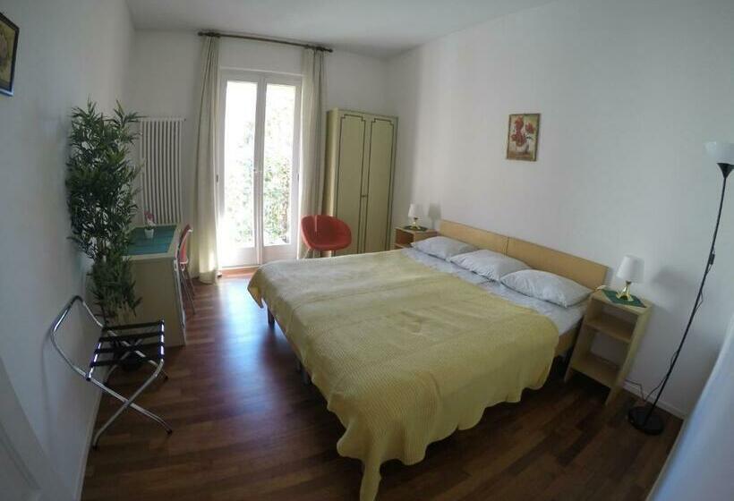 اتاق استاندارد با سرویس بهداشتی مشترک, Rooms Al Festival