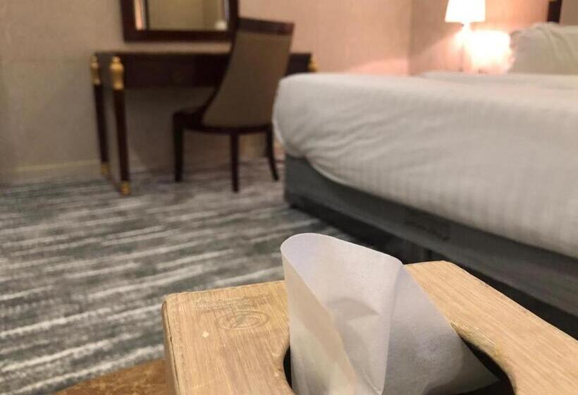 Suite met 2 Slaapkamers, Concord Plaza