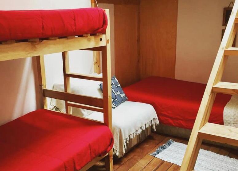 تختخواب در اتاق مشترک, Casa Elias Valpo   Hostel