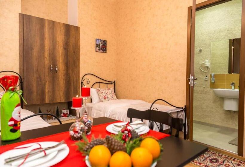 اتاق اکونومی, Atlant