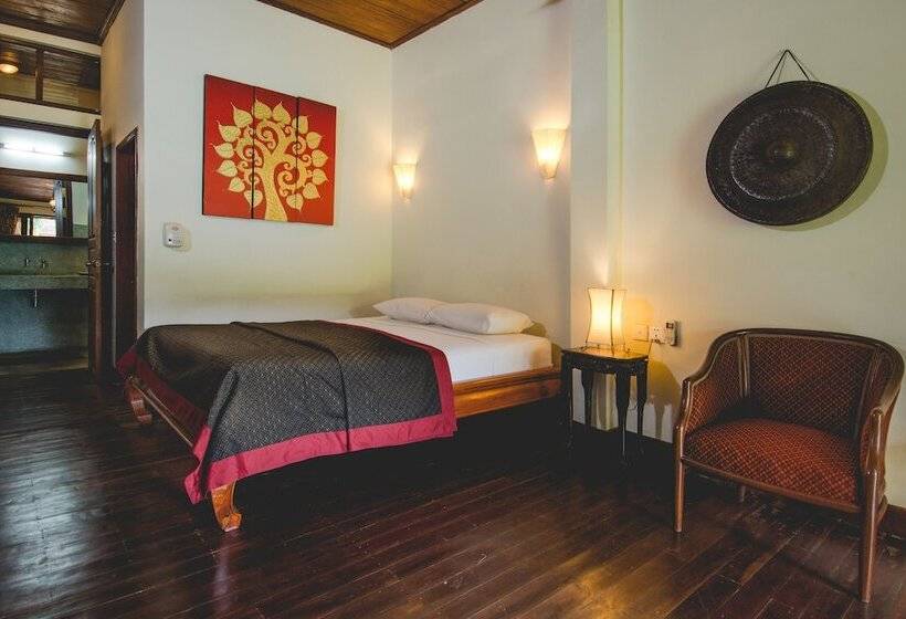 اتاق لوکس, Terres Rouges Lodge
