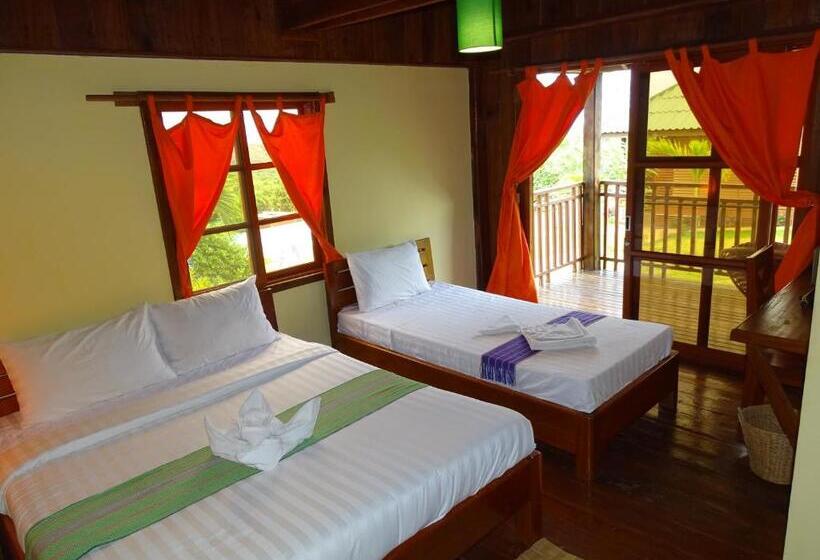 اتاق استاندارد با بالکن, Ratanakiri Paradise Hotel & Restaurant