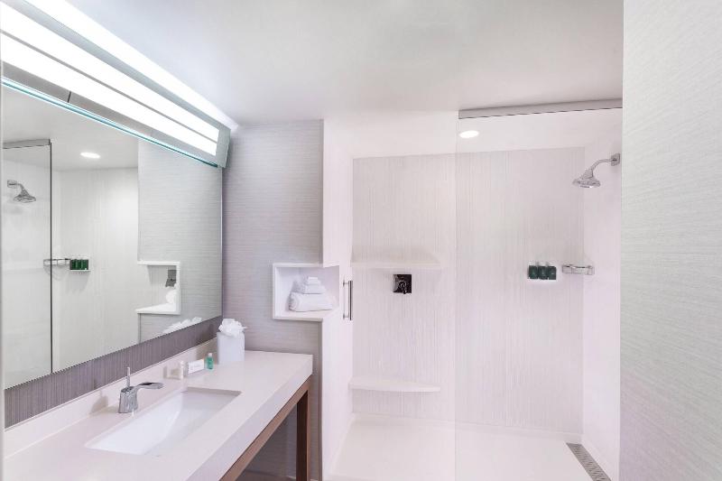 Quarto Estandar Cama King, Courtyard By Marriott Baton Rouge Downtown