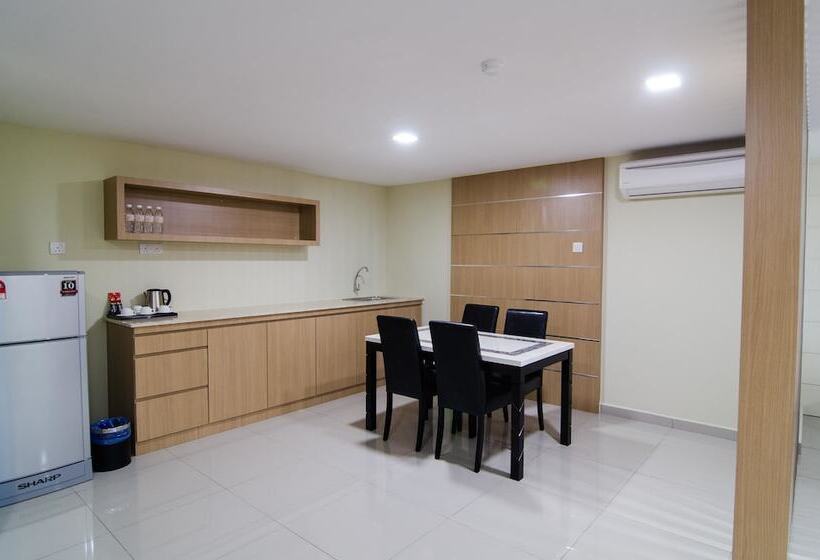 اتاق لوکس خانوادگی, Mornington Hotel Sitiawan
