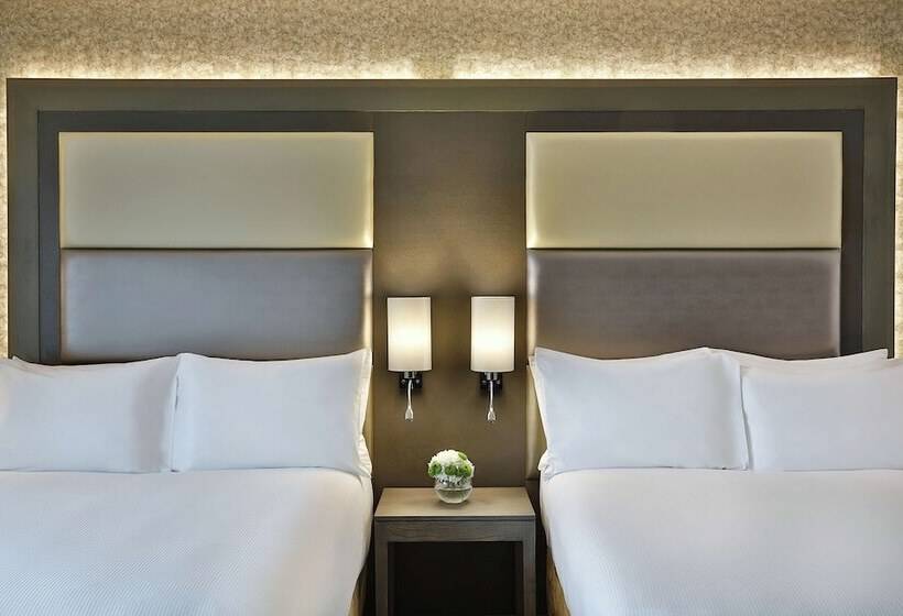 اتاق لوکس, Legend Hotel Lagos Airport, Curio Collection By Hilton