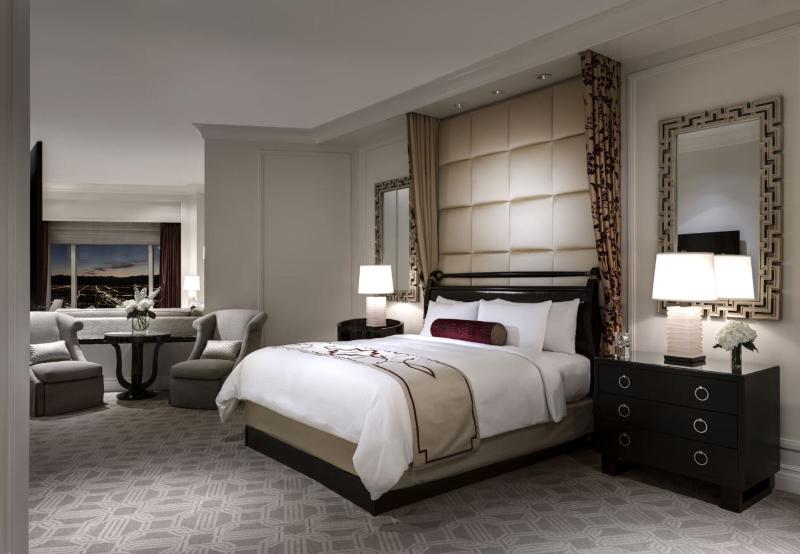 Deluxe Suite King Bed, Legend Hotel Lagos Airport, Curio Collection By Hilton