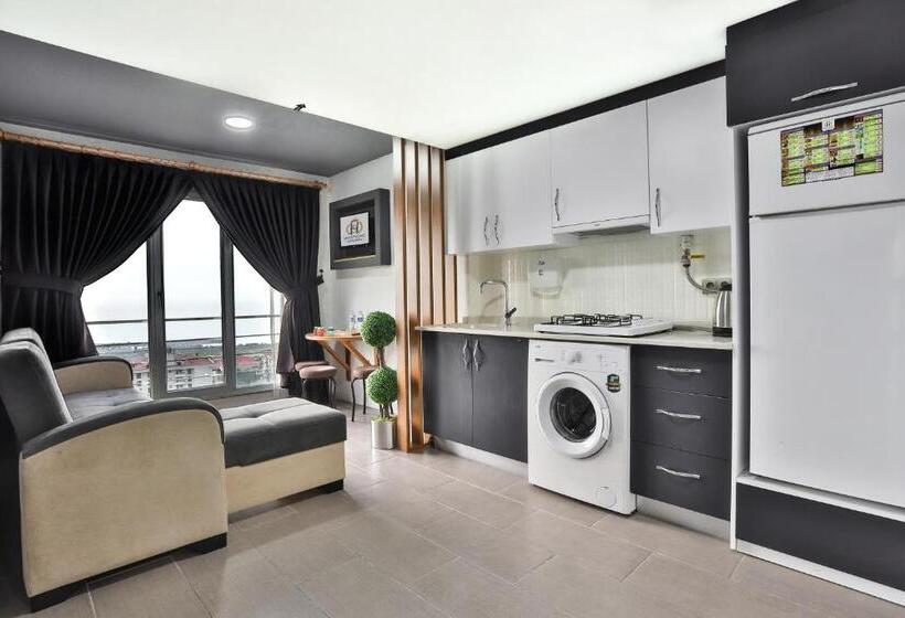 Suite Familiar, Sweet Home Suite