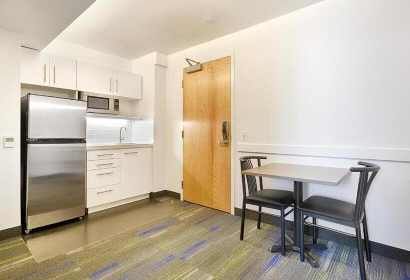 Апартаменты 2 Спальни, Residence & Conference Centre   Toronto Downtown