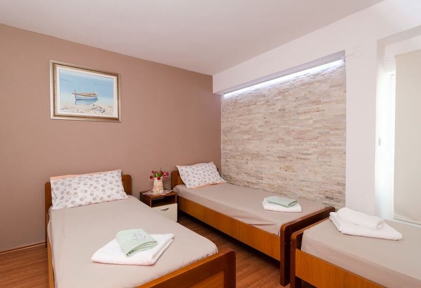 استودیوی استاندارد, Guest House Cuk