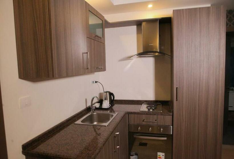 استودیوی لوکس, Almond Hotel Apartments