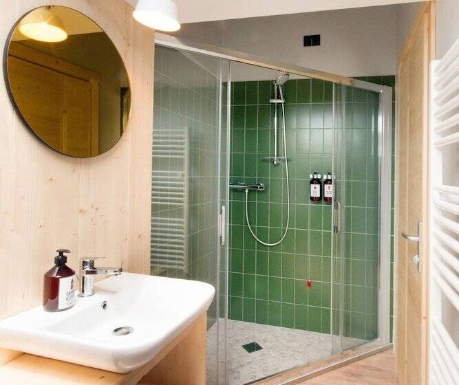 Quarto Superior, Ostello Alpino