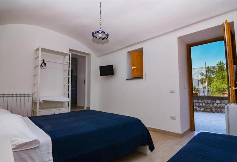 Номер Deluxe с Балконом, Villa Mariagiovanna