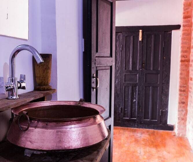 اتاق استاندارد, Lumbini Heritage Home
