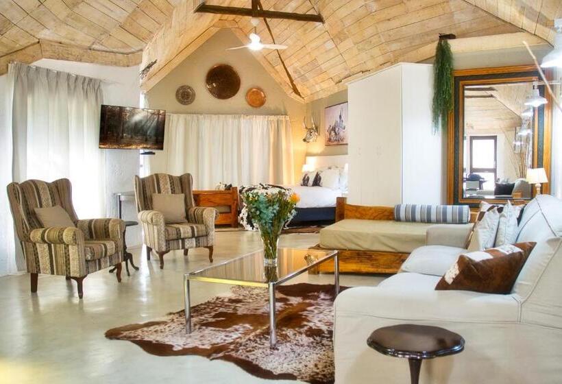 Семейный Номер, Glenda's Guest Suites