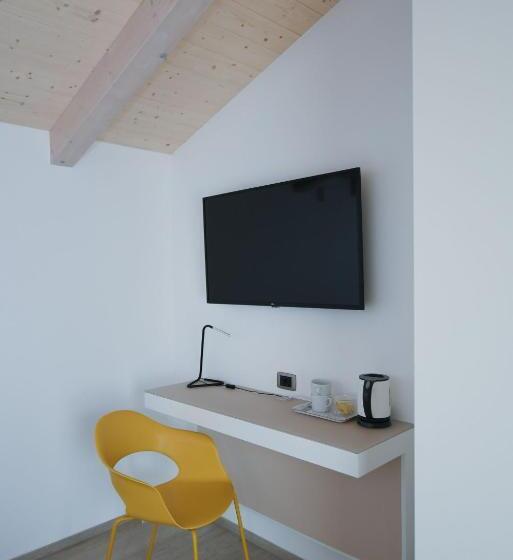 اتاق لوکس با چشمانداز, Agritur Casteller