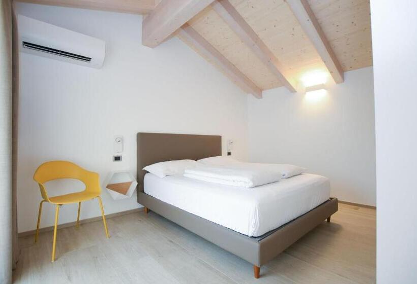 اتاق لوکس با چشمانداز, Agritur Casteller