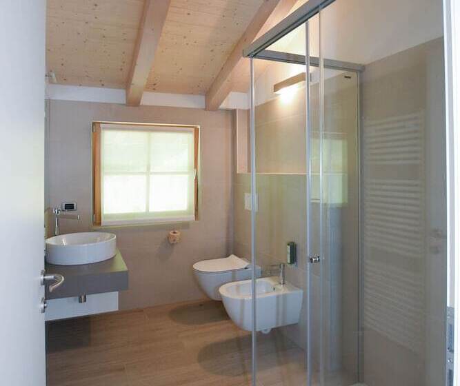 اتاق لوکس با چشمانداز, Agritur Casteller