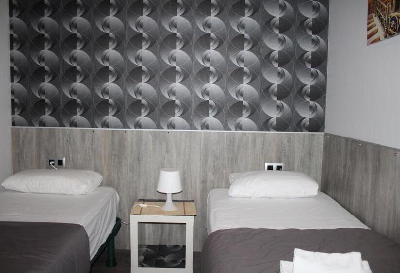 اتاق استاندارد با سرویس بهداشتی مشترک, Bcn Condal Hostal