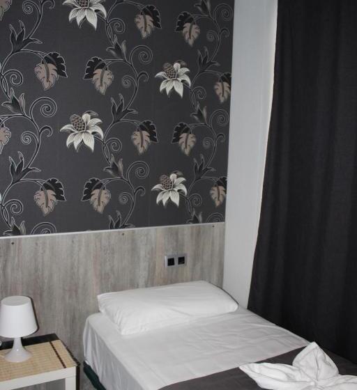 اتاق استاندارد با سرویس بهداشتی مشترک, Bcn Condal Hostal