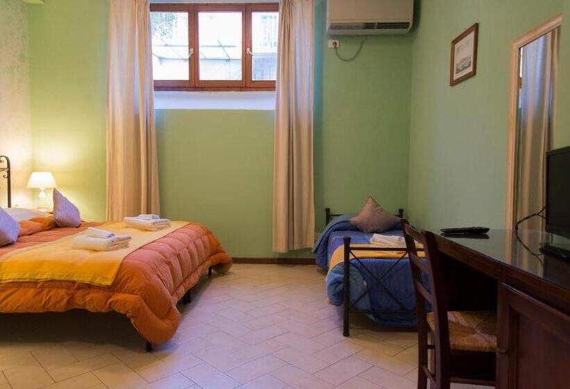 חדר סטנדרט לשלושה, Florence Decamerone B&b