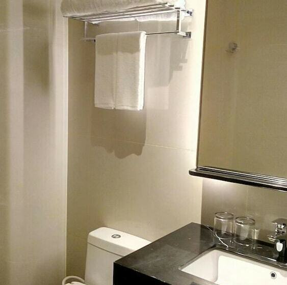 디럭스 룸, Louis Kienne Hotel Pemuda