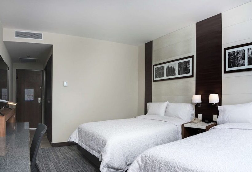 اتاق استاندارد با 2 تخت دوبل, Hampton Inn San Luis Potosi