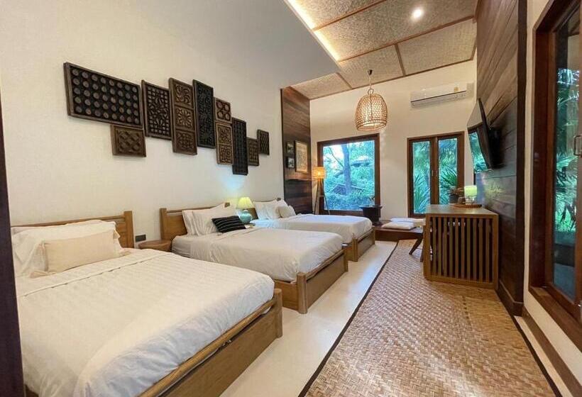 Трехместный Номер Стандарт с Балконом, Tai Resort