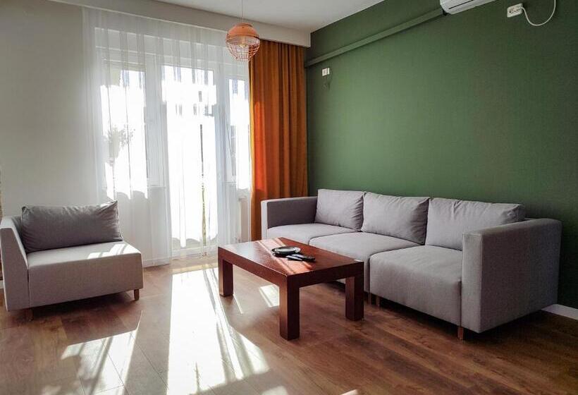 سوییت لوکس, Prishtina Center Hostel
