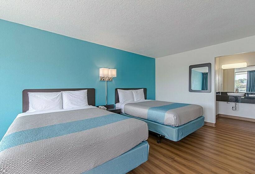 Номер Deluxe, Motel 6 Pekin, Il