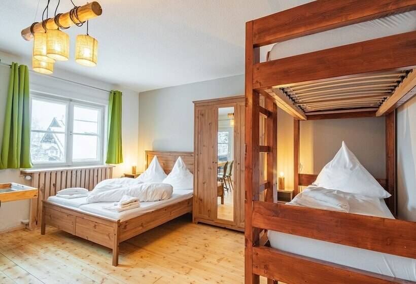Номер Стандарт Четырехместный Совместный Санузел, Ron´s Guesthouse