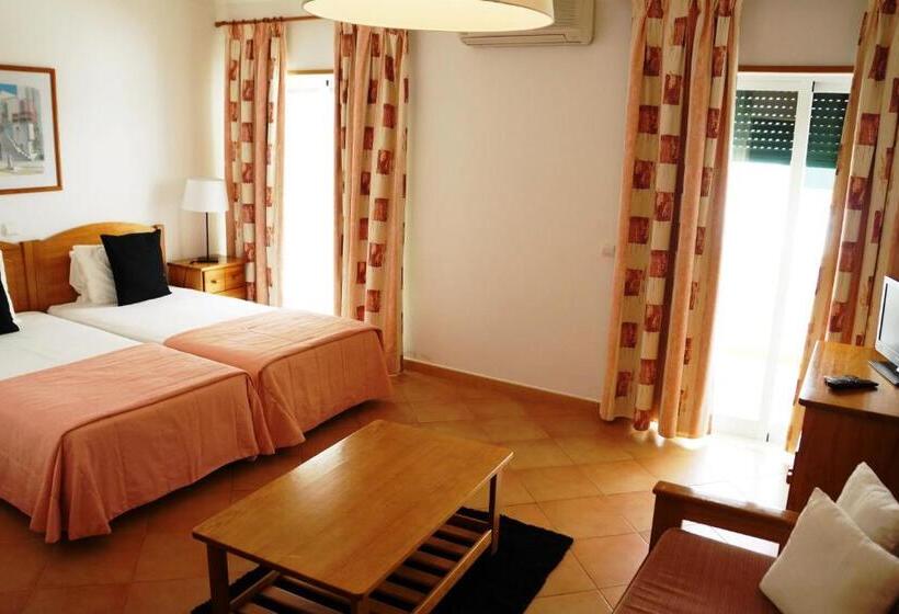 استودیوی استاندارد, Oasis Beach Apartments
